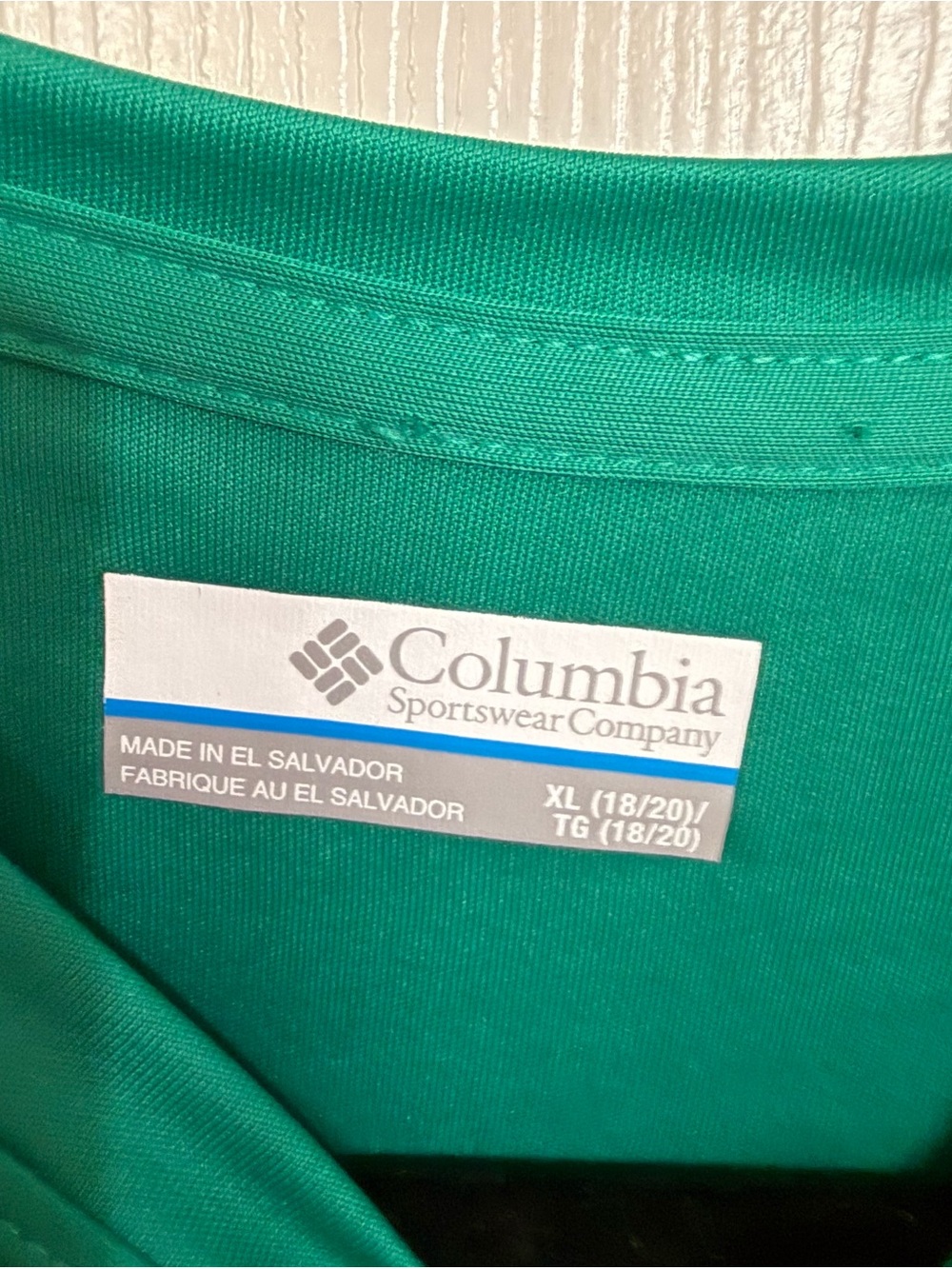 Columbia Youth XL 18/20 Buffalo Graphic Long Sleeve Performance Shirt - Picture 2 of 3